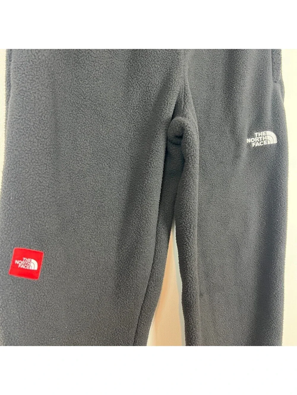 The North Face Men's Black Fleece Jogger Sweatpants Large Circular Design NWOT